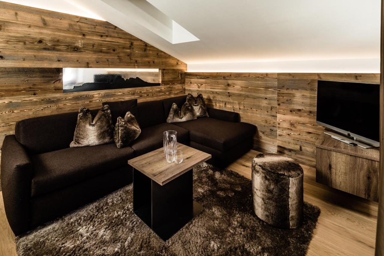 Apartments Villa Gardena - Gardenahotels Selva di Val Gardena Bagian luar foto