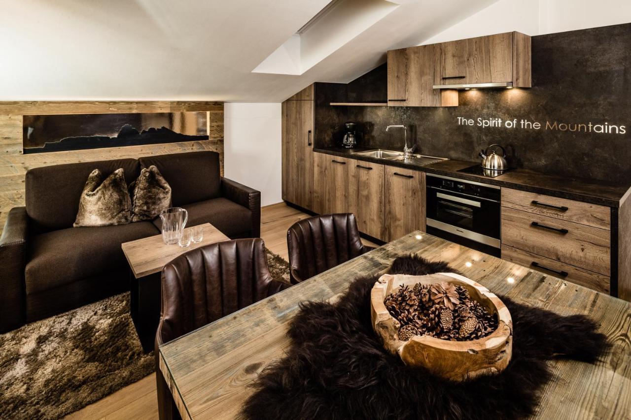 Apartments Villa Gardena - Gardenahotels Selva di Val Gardena Bagian luar foto