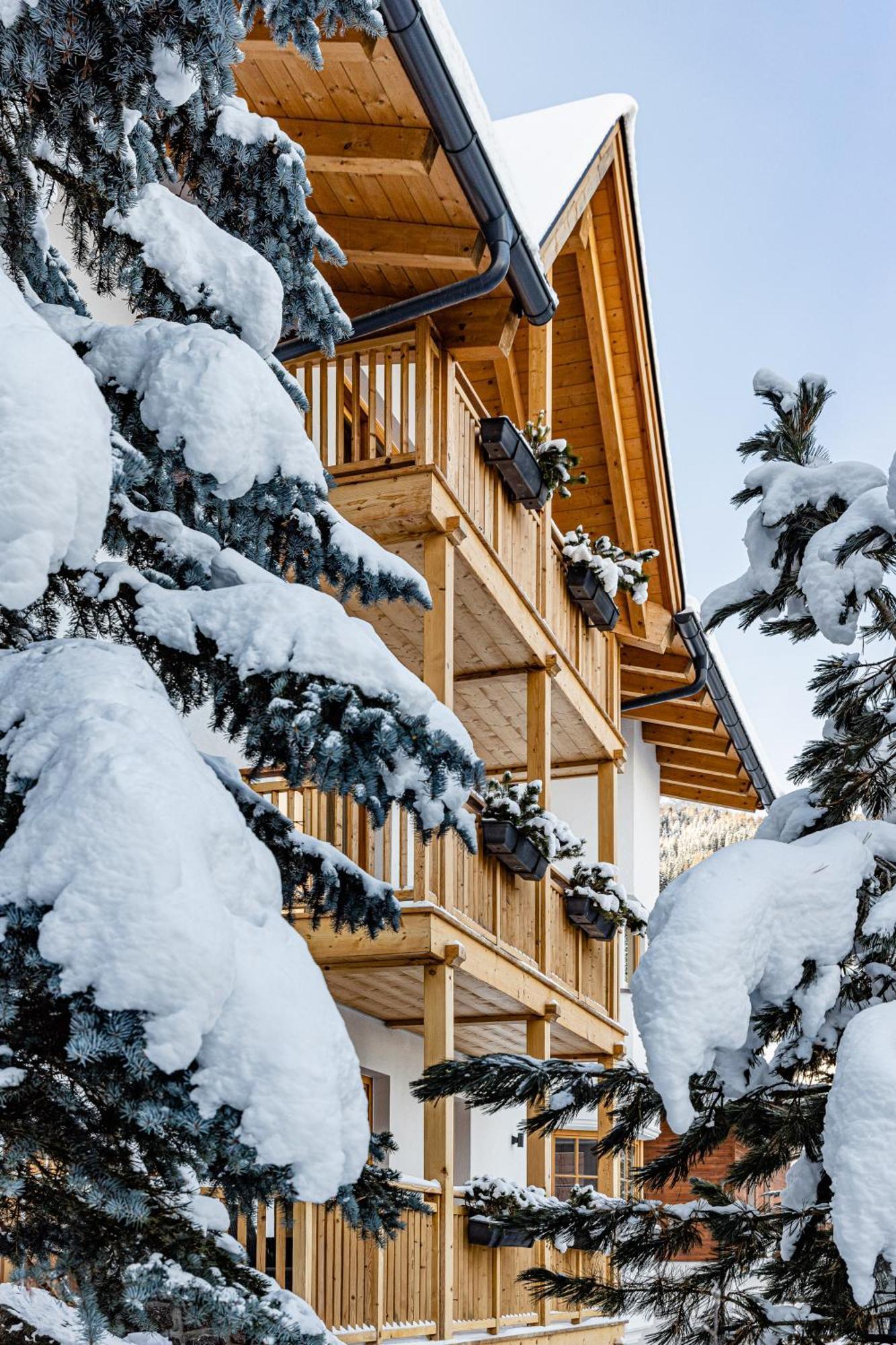 Apartments Villa Gardena - Gardenahotels Selva di Val Gardena Bagian luar foto